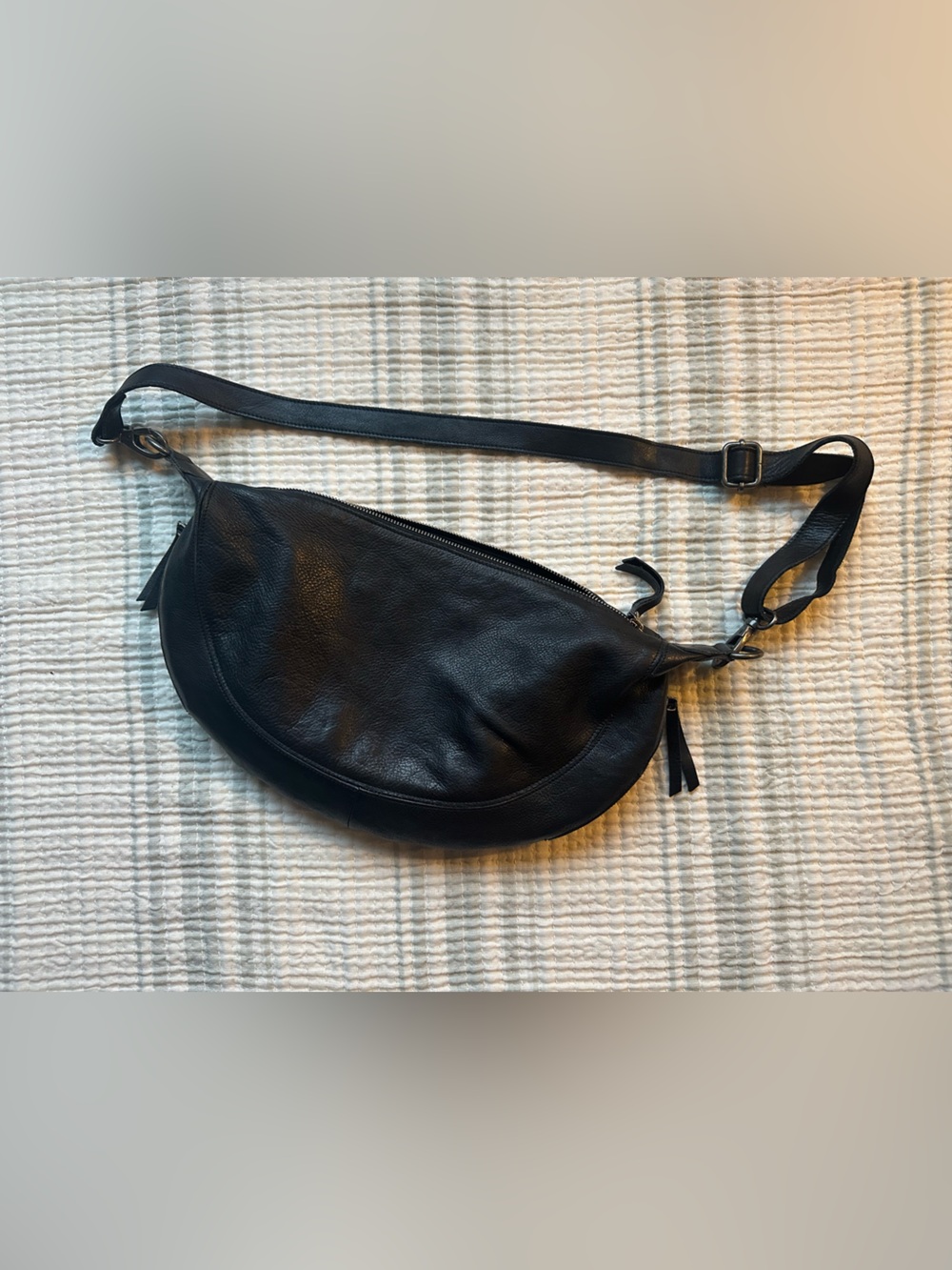 Latico Black Full-Grain Leather Callie Sling Crossbody - EUC - Picture 10 of 16